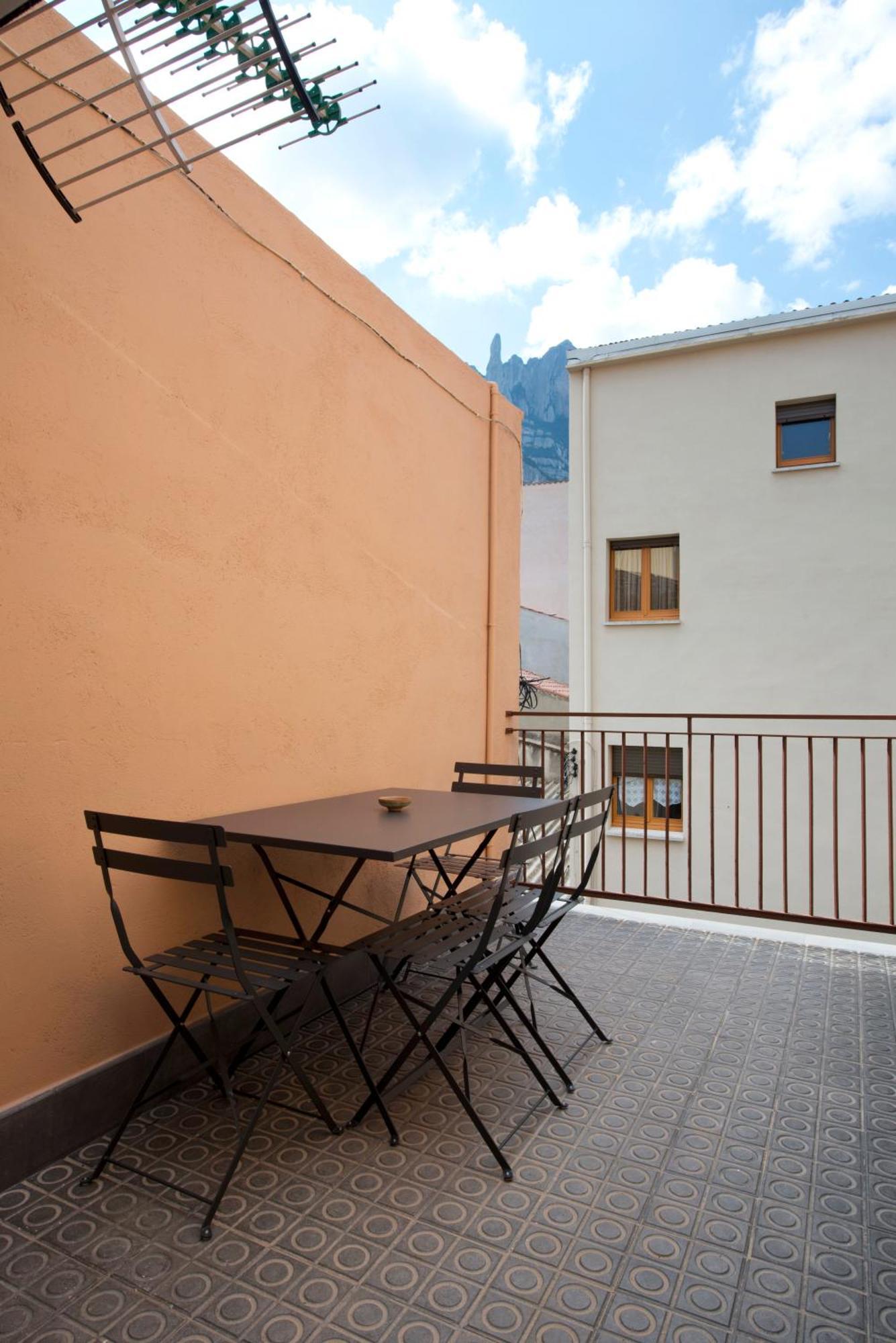 Apartments Mo Monistrol de Montserrat المظهر الخارجي الصورة
